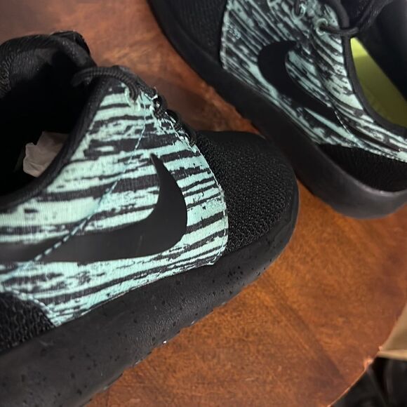 🔥🔥 NIKEiD Nike ROSHE RUN Shoes - Black/Mint - Women Sz 6 - PERFECT Condition - Picture 12 of 13